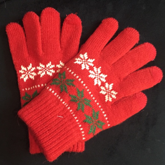 Soft Cozy Holiday Gloves Red w Festive Pattern NWT - Picture 2 of 10